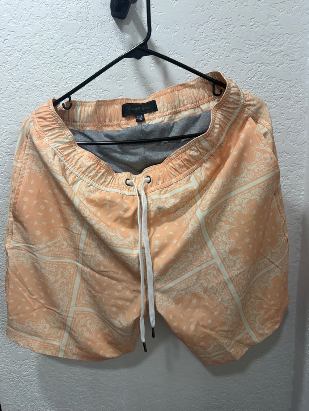 Saks Fifth Avenue Peach Paisley Men’s Swim Athletic Shorts